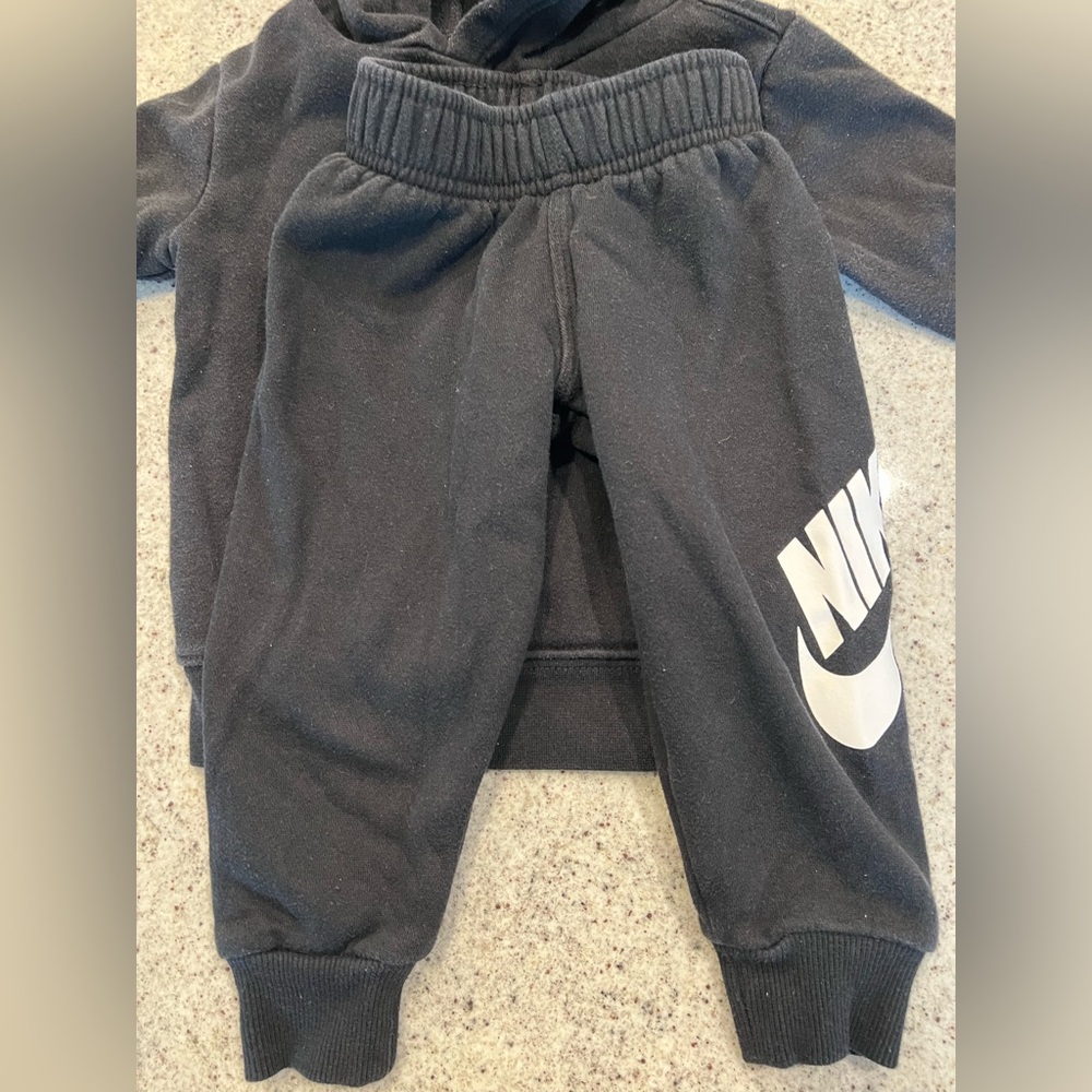 Toddler boy Nike outfit sweatshirt hoodie joggers 2T - Picture 4 of 5